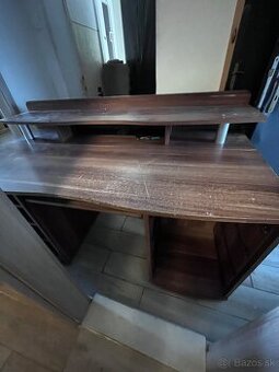 písací, pracovný stôl darujeme za odvoz