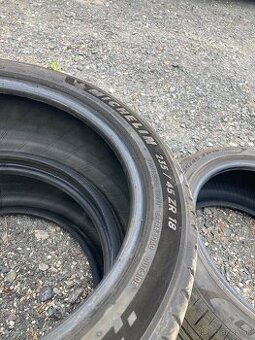 Michelin Pilot Sport 5, Pirelli P Zero 235 45 18