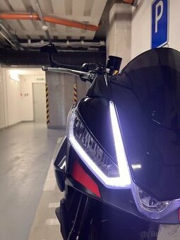 Aprilia Tuono 660 Factory (v zaruke)