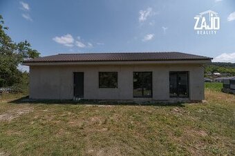 4 - IZBOVÝ RD TUCHYŇA V KRÁSNOM PROSTREDÍ BIELYCH KARPÁT