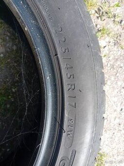 Predám letne pneu 225x45r17
