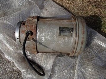 Predám  elektromotor 220 V , 3 A