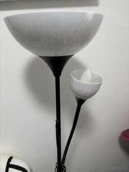 Predám samostatne stojacu lampu