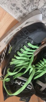 Predám len odskúšané korčule CCM XF80 Senior Regular