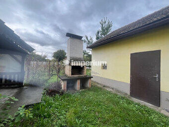 Predaj veľkého pozemku s bývalým Hostincom v obci Macov.