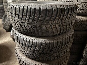 Predám 2ks zimných pneu Bridgestone 205/55 r16