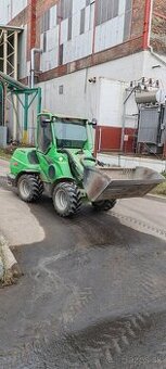 Prenájom nakladač Avant 755i zo strojníkom