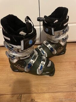 predam dámske-detske lyziarky Lange 38 velkost