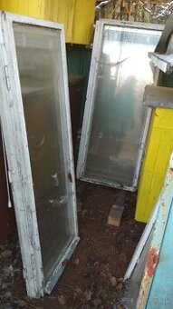 Predám dvojdielne drevené okno s rámom