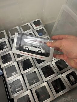 Porsche kolekcia Atlas - komplet 25ks, DVD, pohladnice, plag