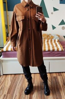 Stradivarius košeľový kabát oversize M