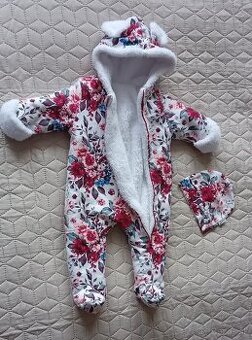 Set oblecenia (overal, ciapka, pyzamko a saty)