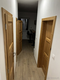 Interiérové dvere a zárubne z masívu na mieru