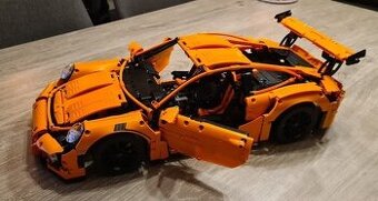 Porsche 911 GT3 RS oranžové