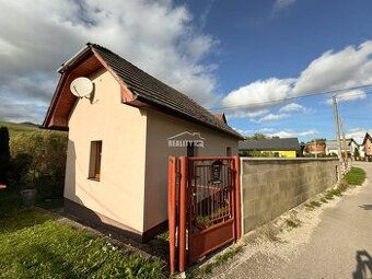✅ REZERVOVANÉ ✅ : Rodinný dom s krásnym pozemkom a potôčikom