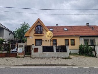 Na PREDAJ RD vhodný pre dve rodiny aj na firmu Nitra - Čermá