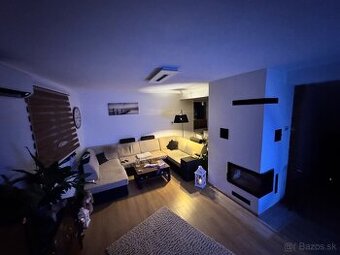 Predám peknú rozkladaciu sedaciu súpravu s úložným