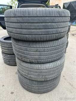 235/40r19