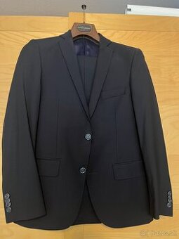 Elegantný oblek Otto Berg veľkosť 44 - ako nový