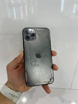 REZERVOVANÉ Rozbitý iPhone 11 Pro 64gb