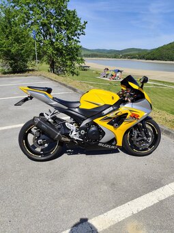 Suzuki GSXR 1000 K8