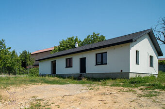 Na predaj priestranný bungalov-novostavba-holodom, Vajkovce