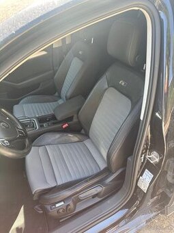 Passat B8 Variant R-Line interiér