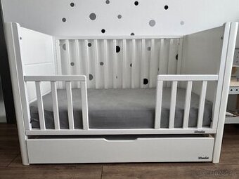 Detská postieľka s úložným boxom