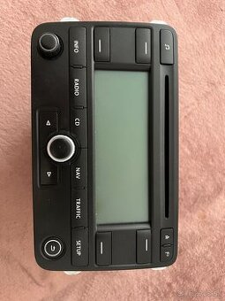 Predám originál rádio volkswagen RNS300