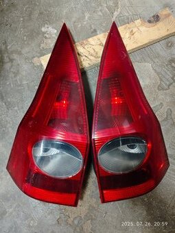 Megane 2 kombi 2004 zadné svetlá