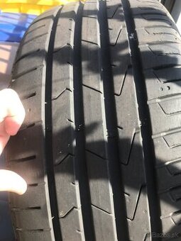 Predám 2 pneu Letne Hankook 235/50/R17