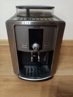 Plne automatický Expresso kávovar KRUPS EA8050