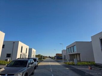 Pozemok na predaj - 1