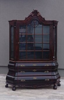 Vitrína ” BAROKO ” – 225 x 158 x 43 cm.