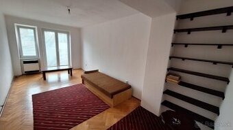 Prenajmem 2-izbový byt v centre Topoľčian