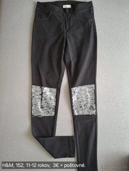 Dievčenské čierne džegíny.