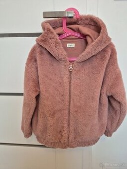 Dievčenská chlpatá bunda veľ 122