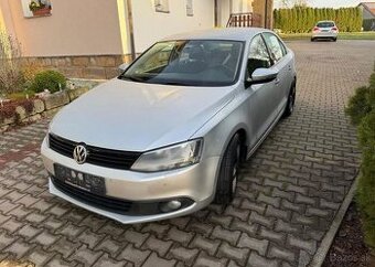 Volkswagen Jetta 1,2TSi/ 77kw serviska výhř.sed benzín