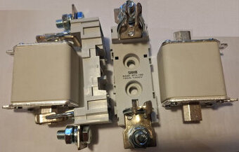 2ks Držiaky poistiek aj s 160A poistkami DC - nové