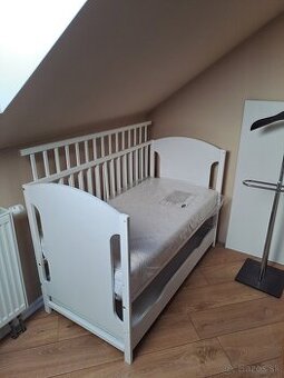 Detská postieľka s matracom (biela, ako nová)