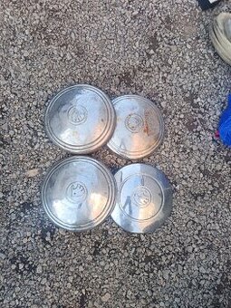 Predám puklice na starú skodovku