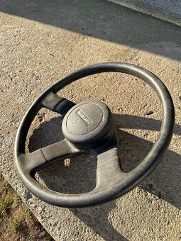 Volant na Suzuki samurai