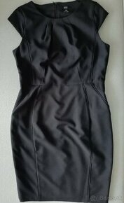 Dámske čierne šaty. F&F.