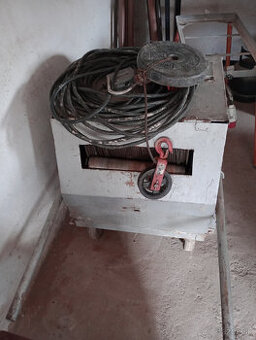 Stavebný vrátok-výťah