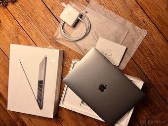 Predám MacBook Pro 13" Retina, Touch Bar, Space Gray