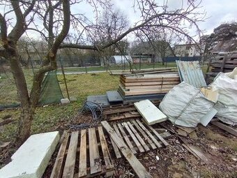 Konstrukcia garáže s oplastenim