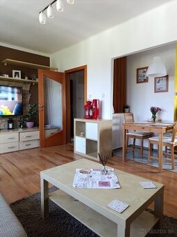Na prenájom veľký 4i byt s loggiou, balkónom, dvoma pivnicam