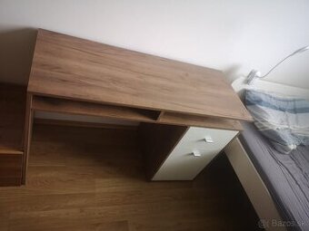 Stôl na predaj