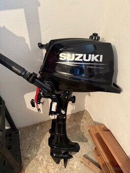 Závesný motor Suzuki