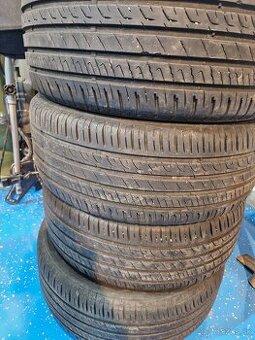 215/55 R17 Dot 0521 6-5mm letne